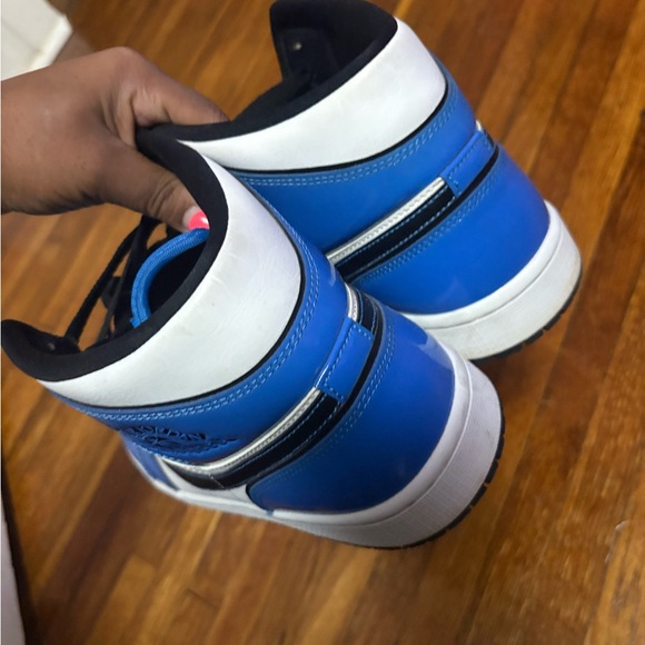 Jordan Blue and White Sneakers - Picture 3 of 4